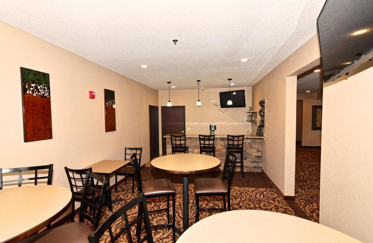 Cobblestone Inn & Suites - Clarion Εξωτερικό φωτογραφία