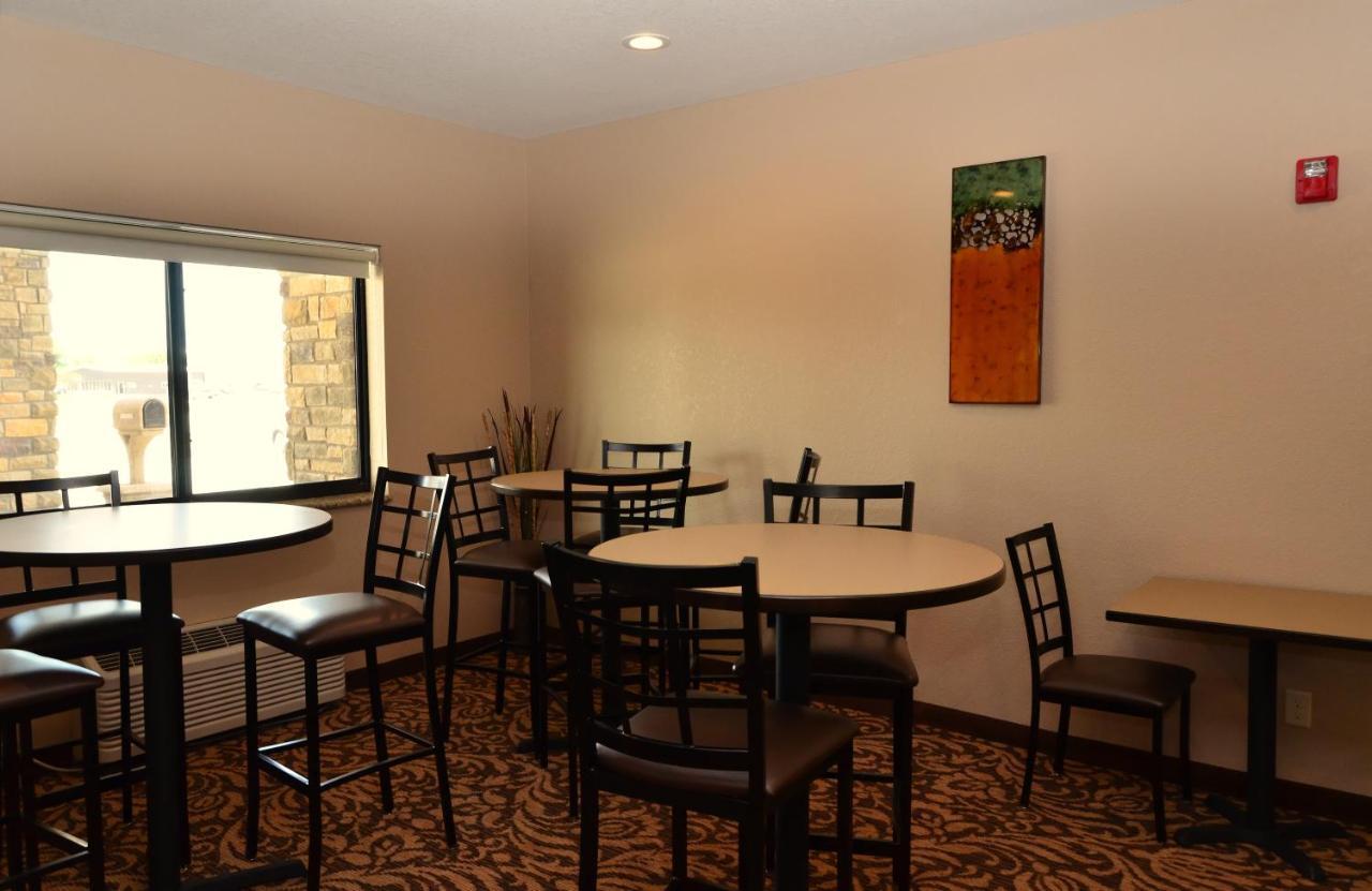 Cobblestone Inn & Suites - Clarion Εξωτερικό φωτογραφία